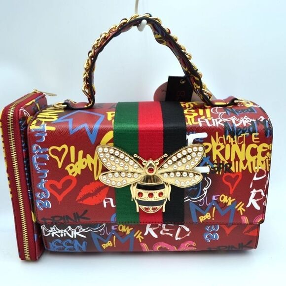 ⭐️Host Pick⭐️2-N-1 Grafitti Print Queen Bee Stripe Boxy Satchel - Picture 1 of 10